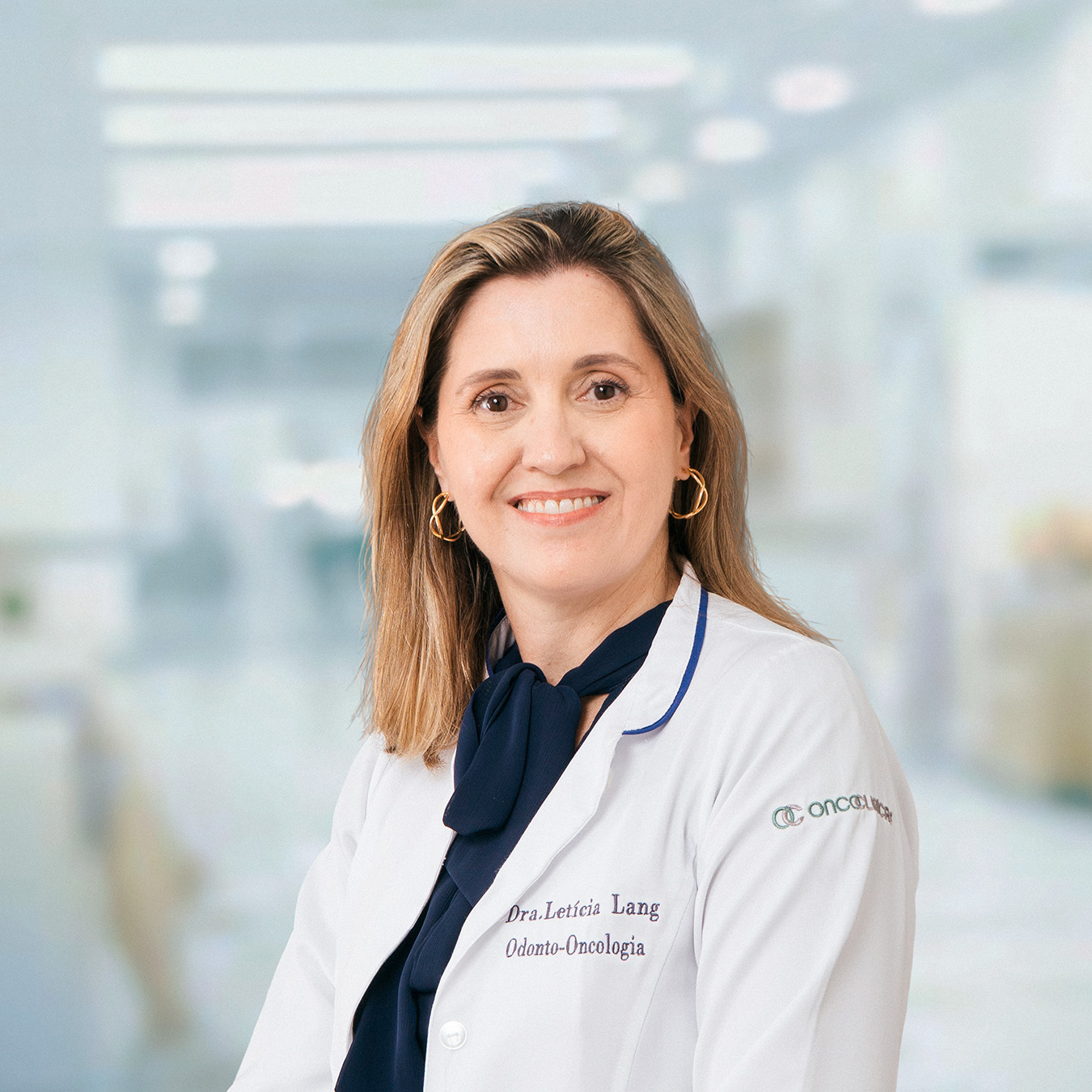 Leticia Lang-living BG